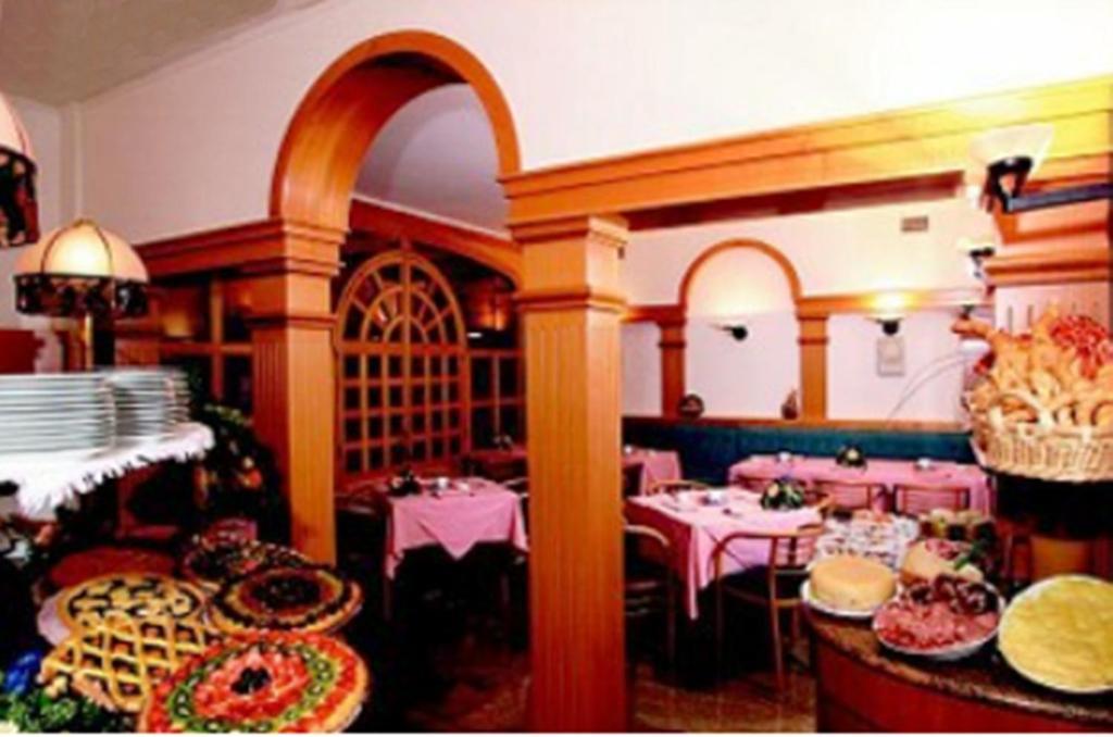 Hotel Garden Анцола-делл'Эмилия Экстерьер фото